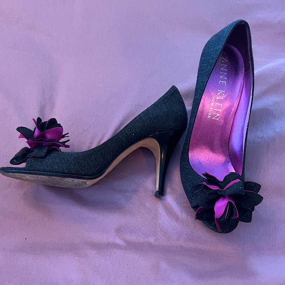 Anne Klein Black and purple Floral Heels - Picture 3 of 3
